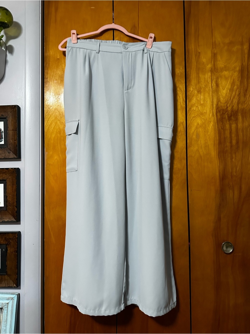 Wide-Leg Cargo Trousers in Light Gray